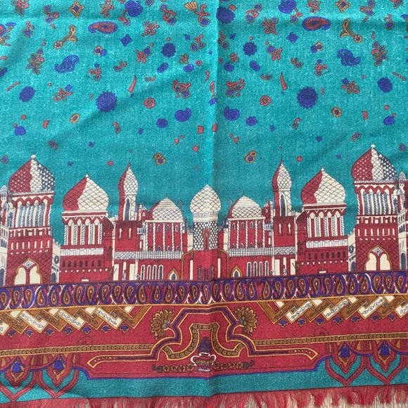 Vintage Oversized Fendi Wool Shawl / Wrap / Scarf - Picture 6 of 9